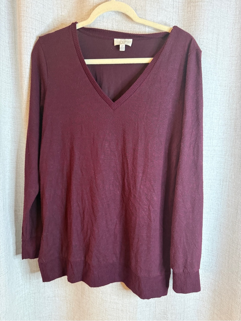 Lucky Brand V-Neck Pullover in Burgundy